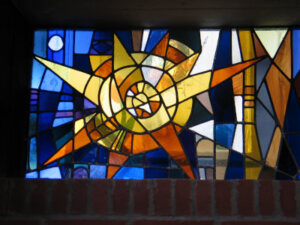 Stern im Fenster der Kapelle