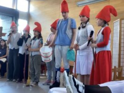 OSV_Theater_Schneewittchen_Einsteingymnasium-1-300x203